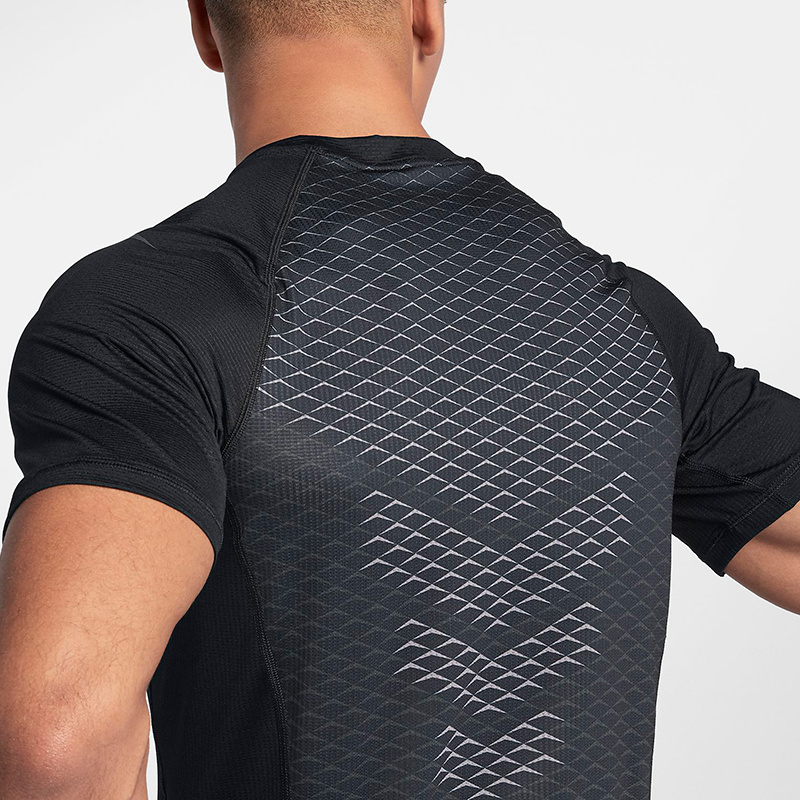 koszulka termoaktywna m ska NIKE PRO HYPERCOOL FITTED GFX TOP 887109 010 Internetowy sklep tenisowy sportclub .pl
